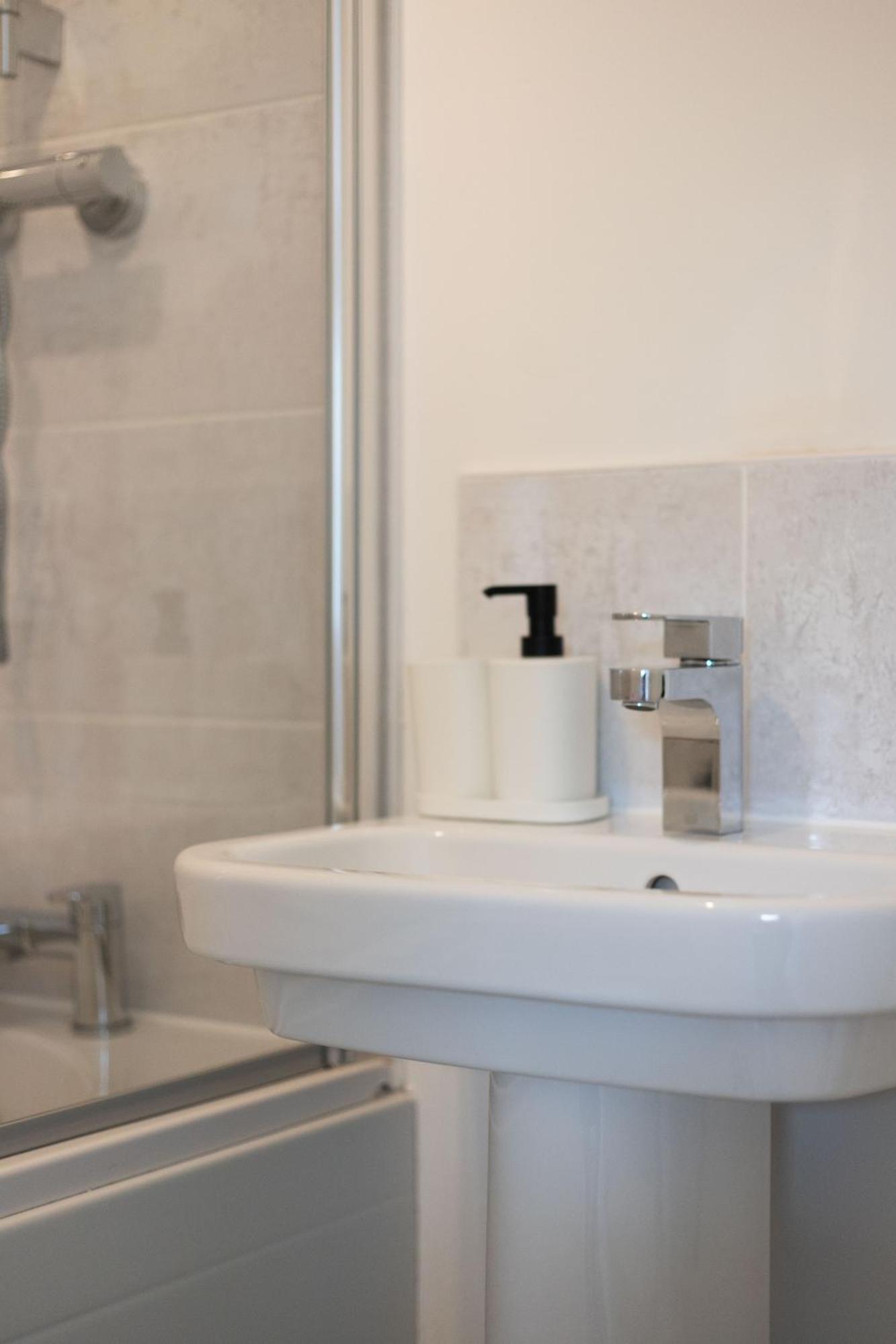 Modern 2-bed House 10-min To Leeds Centre Holiday home Leeds (West Yorkshire)