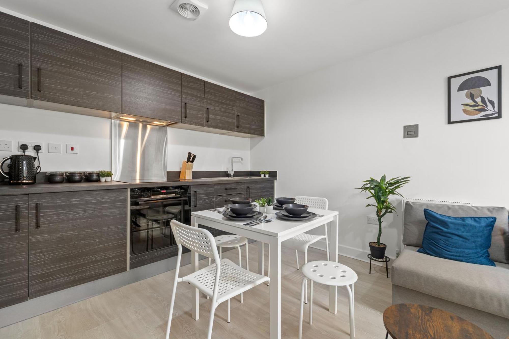 Modern 2-bed House 10-min To Leeds Centre *