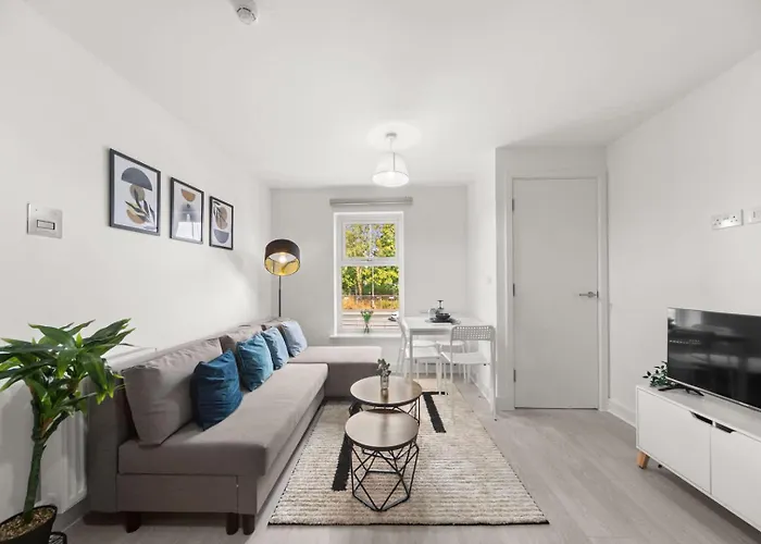 Modern 2-Bed House 10-Min To Leeds City Centre